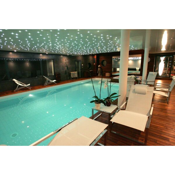 La piscine intérieure par L'Esprit Piscine
