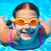 10 façons de faire aimer la natation à votre enfant