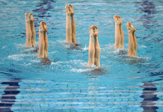 6 figures de natation synchronisée faciles à apprendre