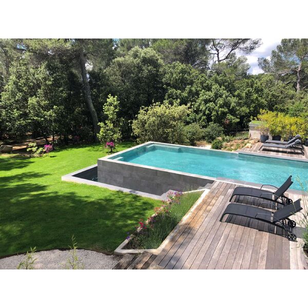 Piscine Planète Eau Services à Venelles Pisciniste Bouches Du