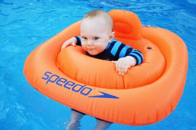 A partir de quel âge bébé peut-il se baigner&nbsp;?