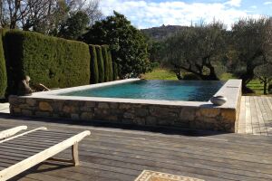 Service d' entretien de piscines dans le golfe de Saint Tropez