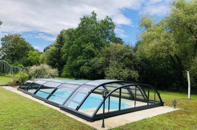 Un abri de piscine homologué