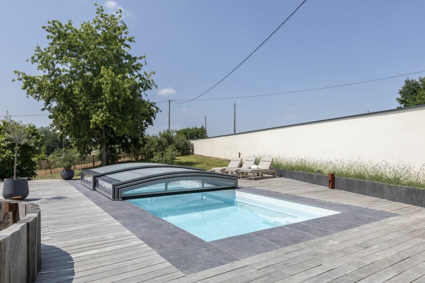 Abri de piscine ultra-bas sans rail au sol Ambre, par Aladdin Concept&nbsp;&nbsp;