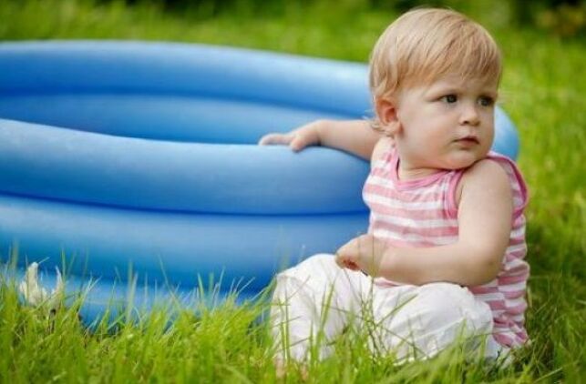 Acheter une piscine pour bébé : les bassins adaptés
