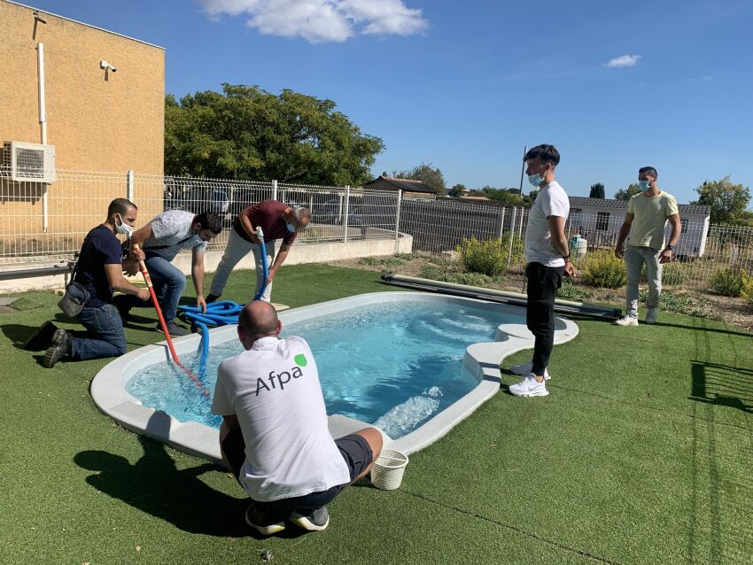 Au sein des centres de formation de l'AFPA, les étudiants sont former à l'entretien des bassins.&nbsp;&nbsp;