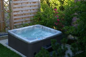 Al&eacute;o (Aquilus Piscines et Spas) &agrave; Bo&eacute;