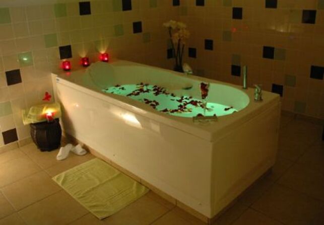 Baignoire de balnéothérapie à Ambian'Spa Baignoire de balnéothérapie à Ambian'Spa