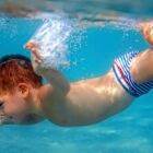 Apprendre à nager pendant les vacances scolaires