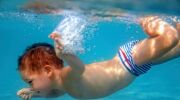 Apprendre à nager pendant les vacances scolaires