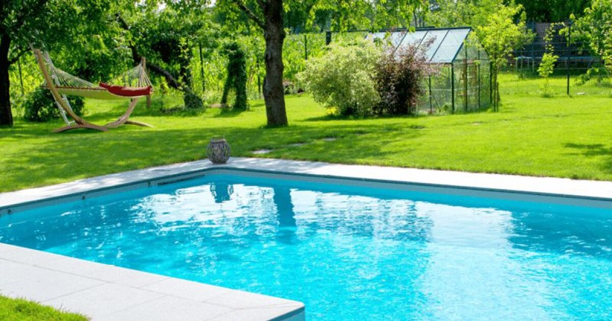 Inspiration : 5 piscines en kit avec plage immergée en bois, en béton