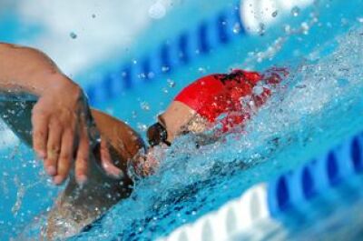 Asthme et sport : la natation pour développer sa capacité pulmonaire 