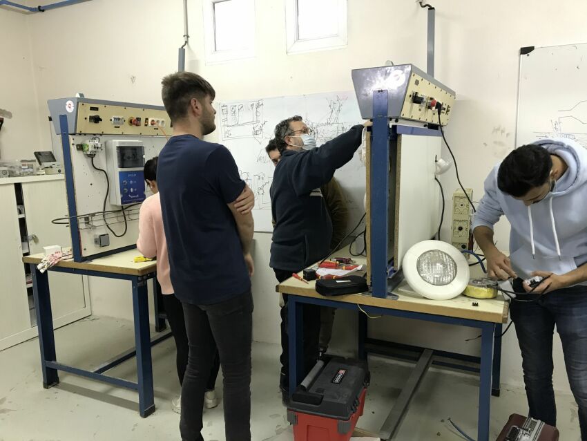 Ateliers électricité, hydraulique ou encore circuit de filtration au CFA de Port-de-Bouc 