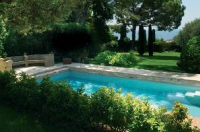 Autour de la piscine : aménager l'espace autour de la piscine