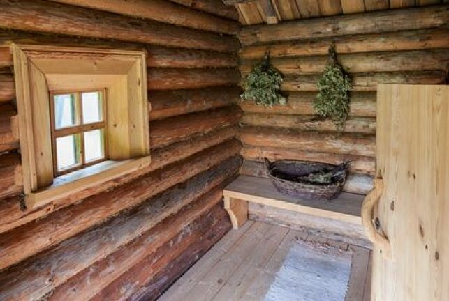 La banya est un sauna russe traditionnel qui diffuse une chaleur plus humide que le sauna finlandais.