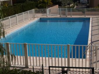 Une barrière de sécurité pour votre piscine 