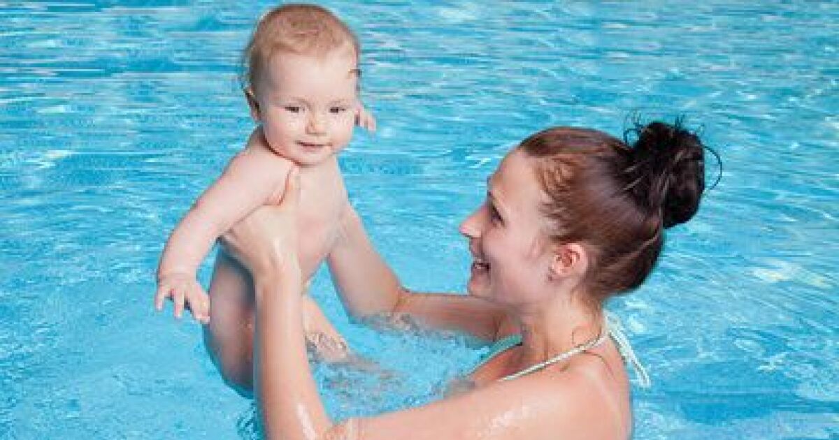 Bebe A La Piscine Je Mets Quoi Dans Mon Sac Guide Piscine Fr Bebe A La Piscine Je Mets Quoi Dans Mon Sac Guide Piscine Fr