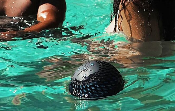 Cannonball 360 Audio, l'enceinte portable entièrement immergeable pour votre piscine. © Cannonball