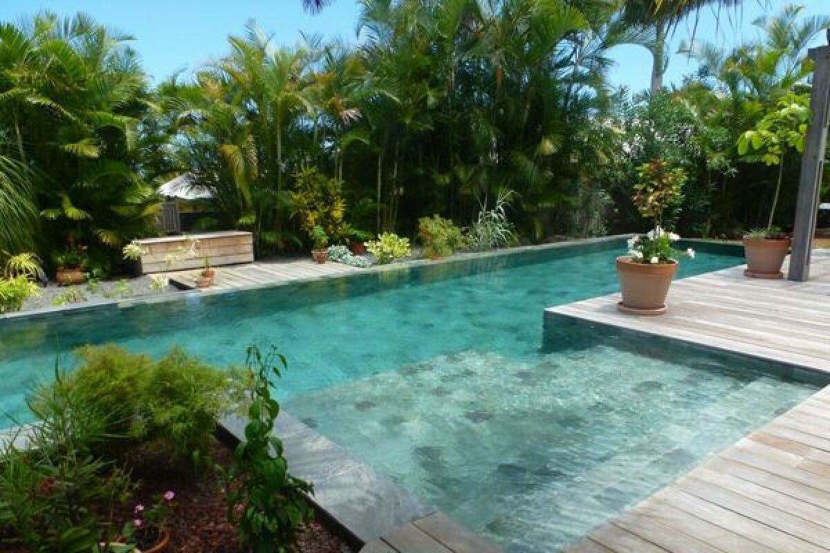 Carrelage ou liner pour votre piscine ?