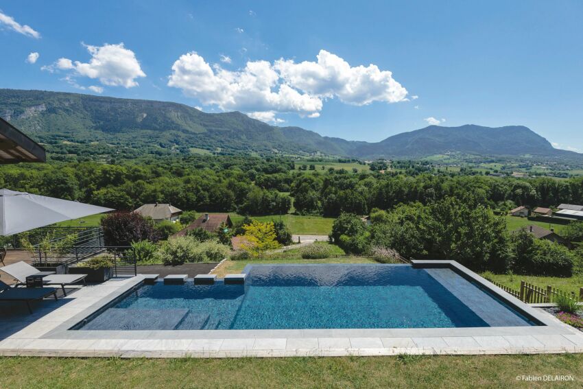 Catégorie Piscine familiale de forme angulaire de moins de 40m² - Trophée Argent ex-aequo - Gonthier Piscines / L'esprit Piscine 