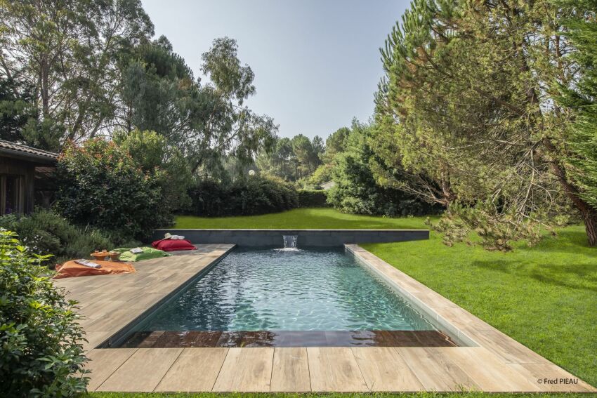 Catégorie Piscine familiale de forme angulaire de moins de 40m² - Trophée Argent ex-aequo - Lacoste & Fils Piscines / Everblue Piscines 