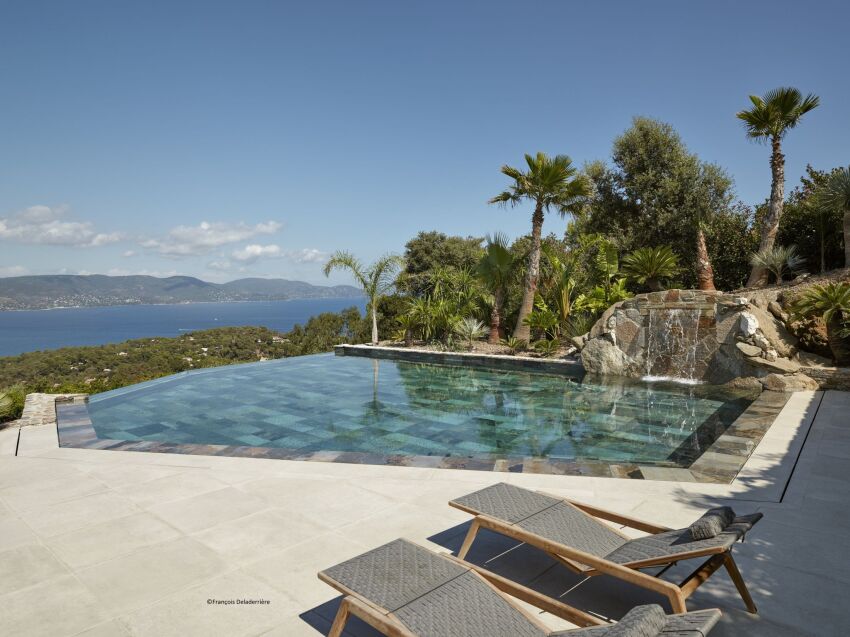 Catégorie rénovation de piscines - Trophée d'Argent - Carré Bleu / Nuances de Bleu&nbsp;&nbsp;