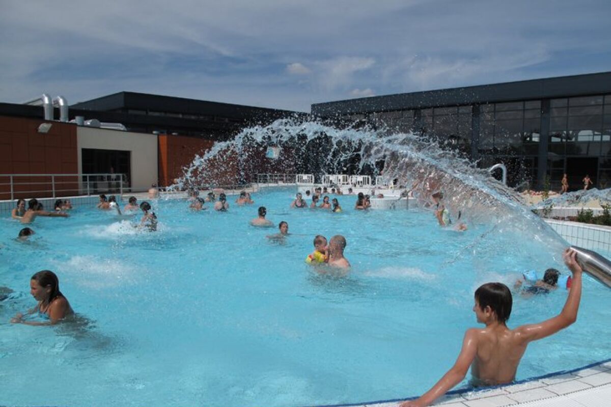 Centre Aqualudique Piscine A Issoire Horaires Tarifs Et Telephone Guide Piscine Fr