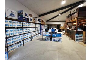 Chimie et équipements de piscine sont proposés dans la boutique