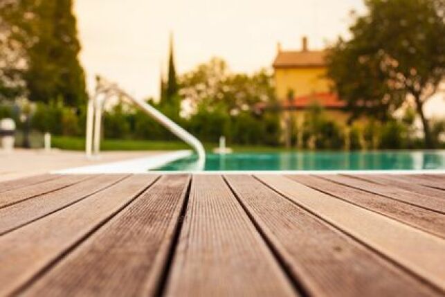 Choisir le bon emplacement pour votre piscine en bois