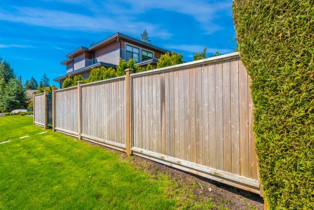 Choisir une clôture pour son jardin avec piscine !