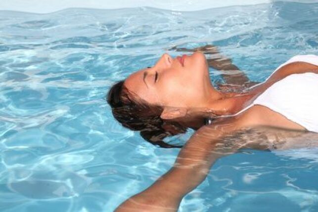 Si se baigner à la piscine est agréable, sentir le chlore l'est moins!