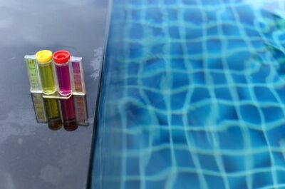 Comment mesurer le pH de l’eau d’une piscine&nbsp;?