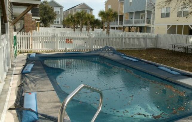 Comment nettoyer une bâche de piscine ?