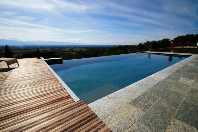 Le prix d'une piscine peut varier fortement d'un modèle à l'autre.