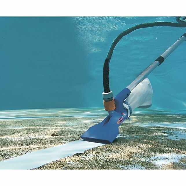 Nettoyez votre piscine sans effort avec les aspirateurs de piscine