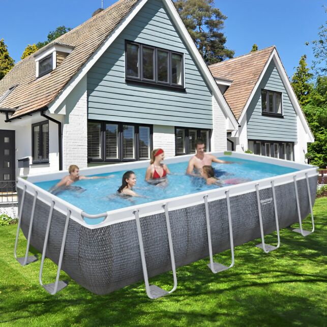 Plongeon magique : quand le rêve d'une piscine hors sol 4x2 devient réalité dans votre jardin