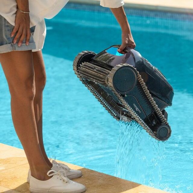 Robot de nettoyage pour mini piscine