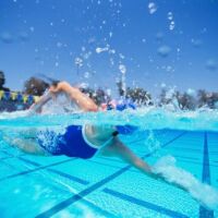 Concilier entraînement intensif de natation et études