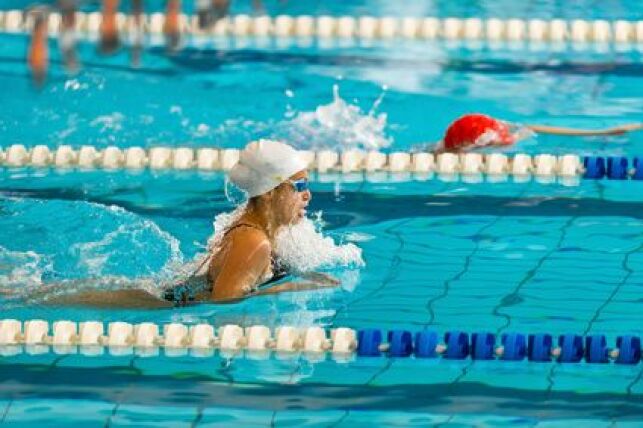 Conseils pour nager plus vite en brasse