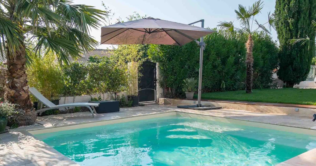 Construire une piscine sur un terrain enclavé