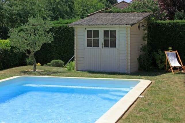 Construire un pool house