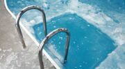 Couche de glace sur une piscine : que faire&nbsp;?
