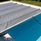 Couverture de piscine à barres : solide et résistante