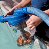 En images : 10 accessoires pour le nettoyage de la piscine