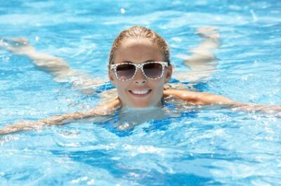 Lunettes de soleil et natation : protéger ses yeux dans l'eau et en-dehors