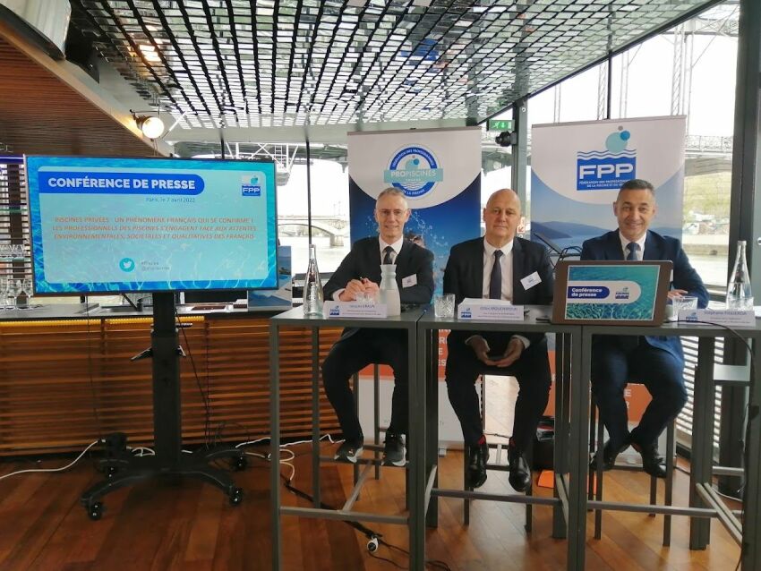 De gauche à droite : Jacques Braun (administrateur), Gilles Mouchiroud (Vice-Président ) et Stéphane Figueroa (Président), lors de la Conférence de Presse de la FPP en avril 2022&nbsp;&nbsp;
