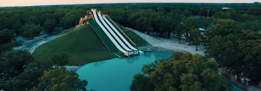 Découvrez en vidéo le toboggan Royal Flush du BSR Cable Park, à Waco (Texas)&nbsp;&nbsp;