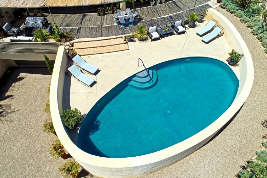 Une piscine en béton projeté fiable et durable.&nbsp;&nbsp;