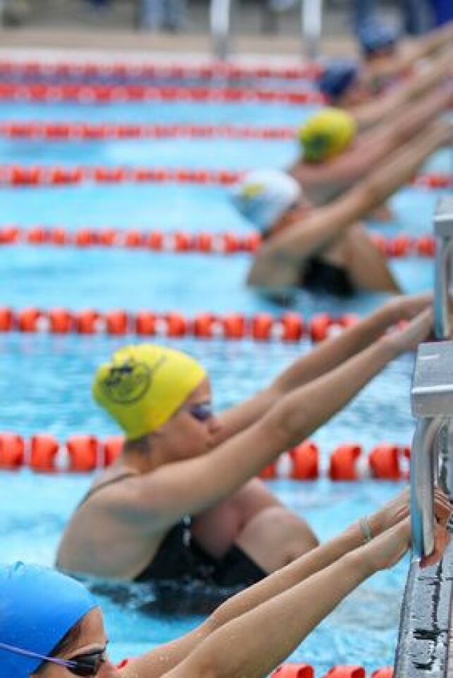 Départ accroché en natation