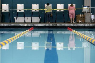 Des américains ont voté dans une piscine municipale&nbsp;!